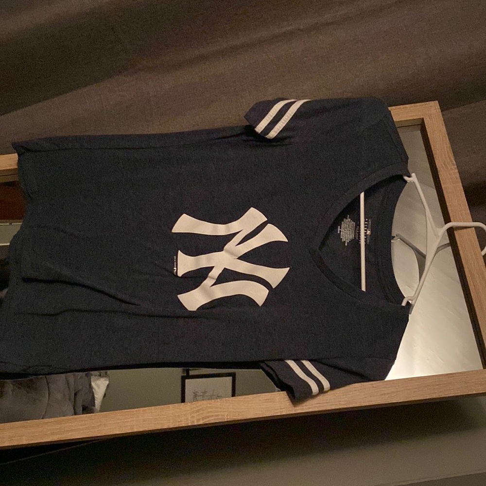 New York Yankees v neck
